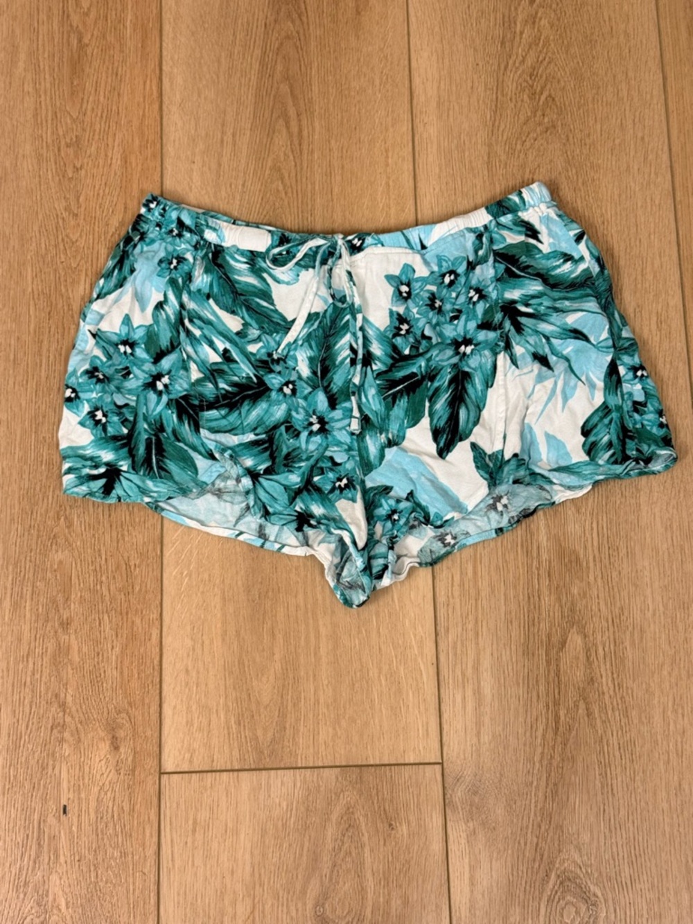 Jack Women's Tropical Print Shorts Lightweight Rayon Size Medium